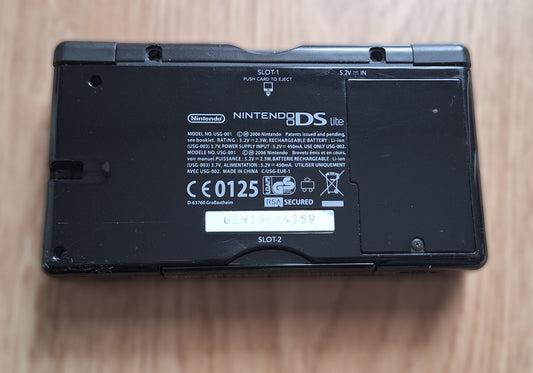 Rückseite eines Nintendo DS Lite in schwarz